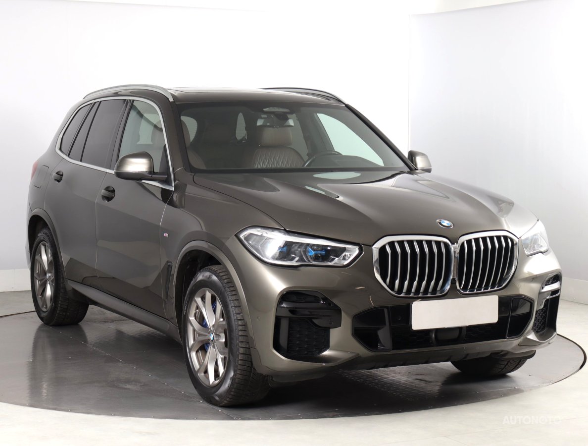 BMW X5, 2022 - celkový pohled