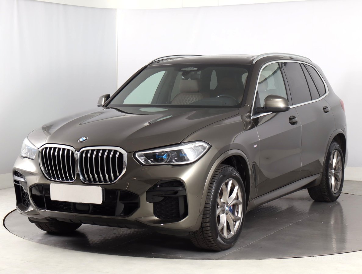 BMW X5, 2022 - pohled č. 3