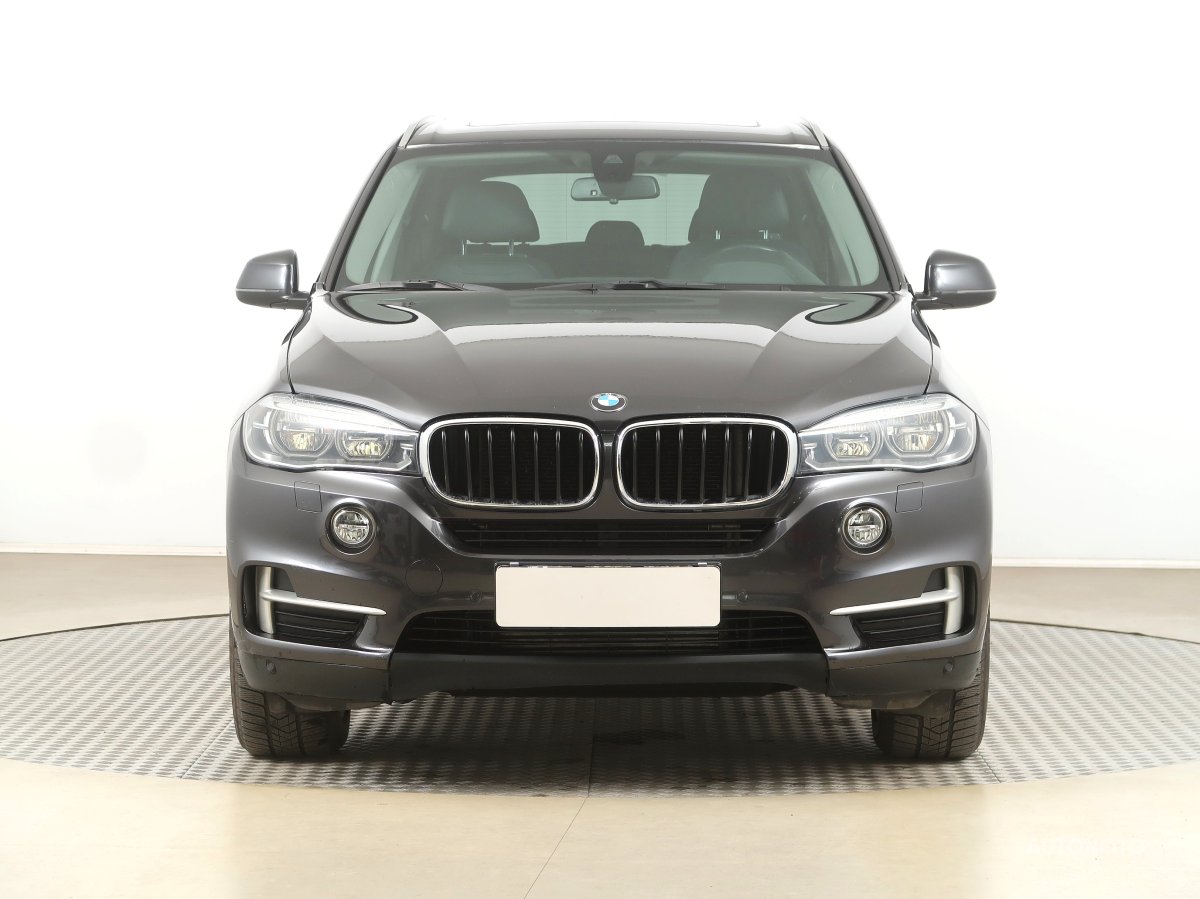 BMW X5, 2016 - pohled č. 2