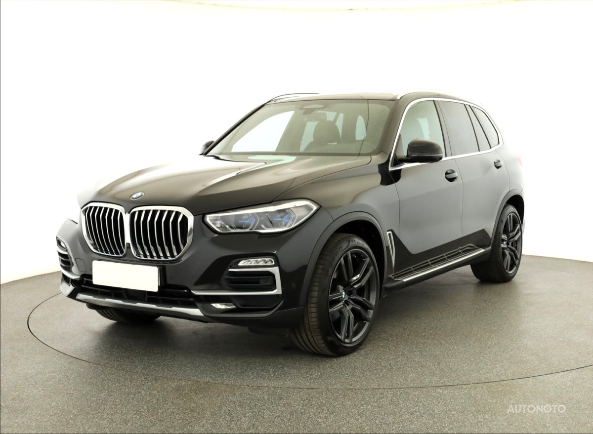 BMW X5, 2021 - pohled č. 3