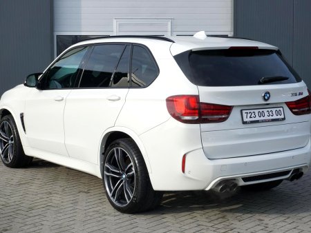 BMW X5, 2017 - pohled č. 5