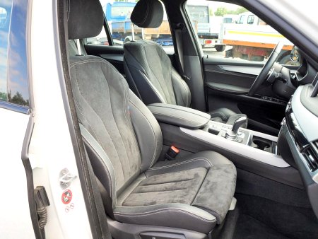 BMW X5, 2017 - pohled č. 10