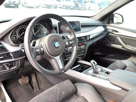 BMW X5, 2017 - pohled č. 4