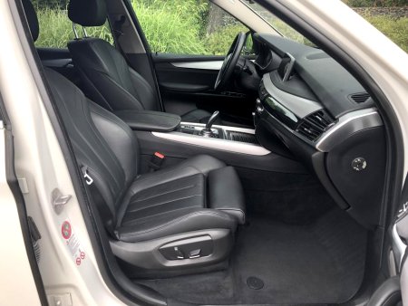 BMW X5, 2014 - pohled č. 10