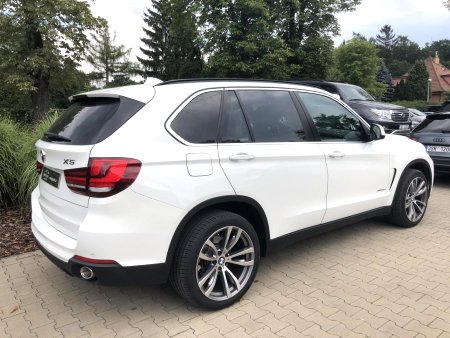 BMW X5, 2014 - pohled č. 5