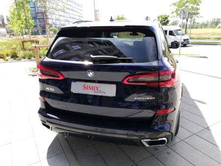 BMW X5, 2019 - pohled č. 3