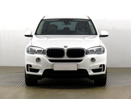 BMW X5, 2018 - pohled č. 2