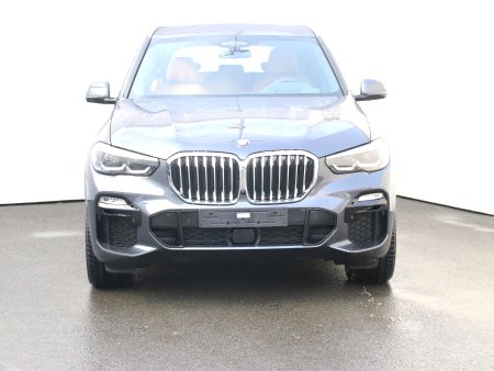 BMW X5, 2021 - pohled č. 2