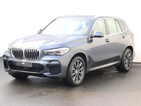 BMW X5, 2021 - pohled č. 3