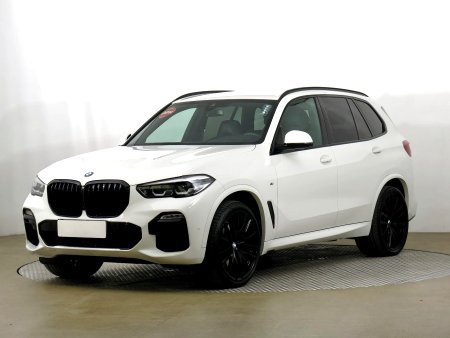 BMW X5, 2021 - pohled č. 3