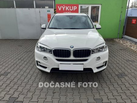 BMW X5, 2018 - pohled č. 2