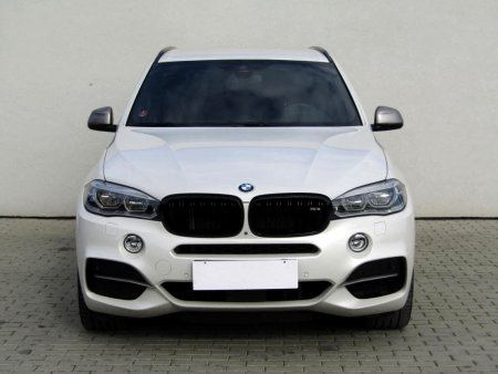 BMW X5, 2018 - pohled č. 2