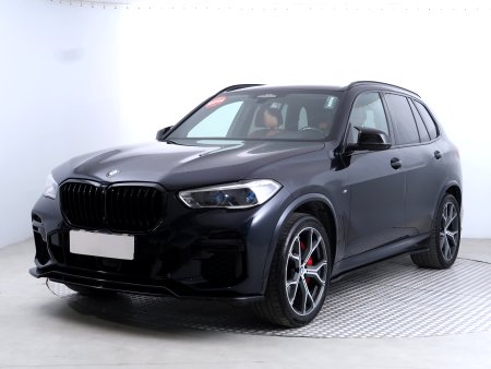 BMW X5, 2022 - pohled č. 3