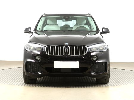 BMW X5, 2016 - pohled č. 2
