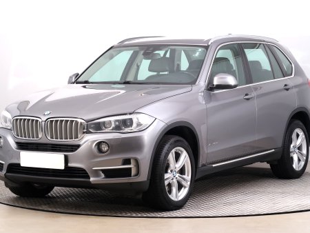 BMW X5, 2015 - pohled č. 3