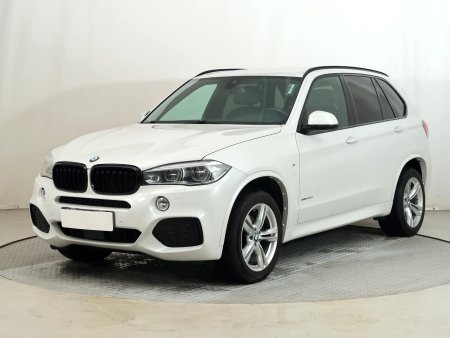 BMW X5, 2015 - pohled č. 3