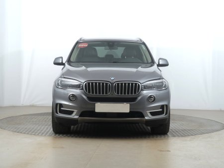 BMW X5, 2018 - pohled č. 2