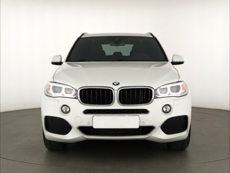 BMW X5, 2017 - pohled č. 2