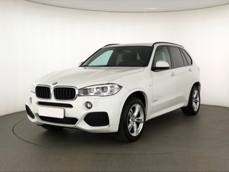 BMW X5, 2017 - pohled č. 3