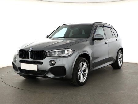 BMW X5, 2016 - pohled č. 3