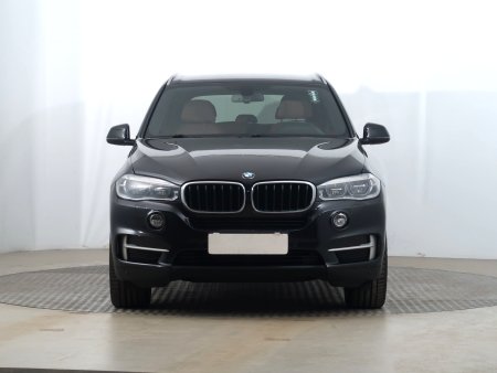BMW X5, 2013 - pohled č. 2