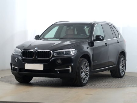 BMW X5, 2013 - pohled č. 3