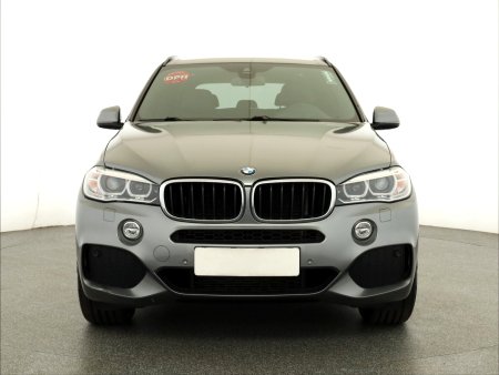 BMW X5, 2017 - pohled č. 2