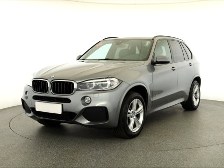 BMW X5, 2017 - pohled č. 3
