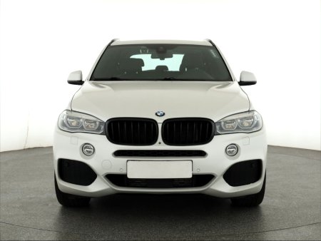 BMW X5, 2016 - pohled č. 2