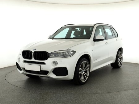 BMW X5, 2016 - pohled č. 3