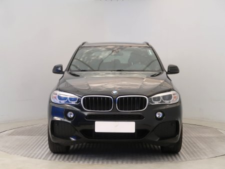 BMW X5, 2017 - pohled č. 2