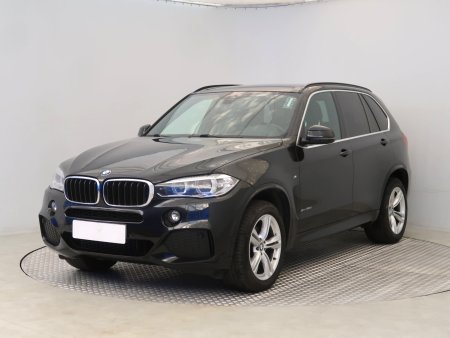 BMW X5, 2017 - pohled č. 3