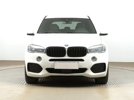 BMW X5, 2016 - pohled č. 2