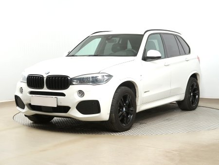 BMW X5, 2016 - pohled č. 3