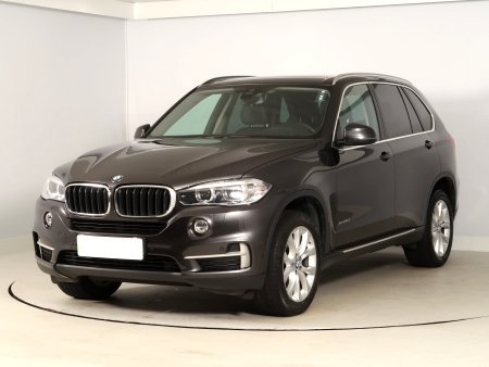 BMW X5, 2018 - pohled č. 3