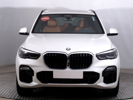BMW X5, 2019 - pohled č. 2