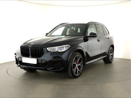 BMW X5, 2022 - pohled č. 3