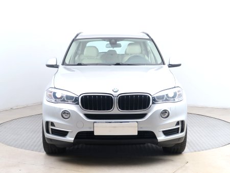 BMW X5, 2018 - pohled č. 2