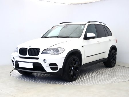 BMW X5, 2012 - pohled č. 3