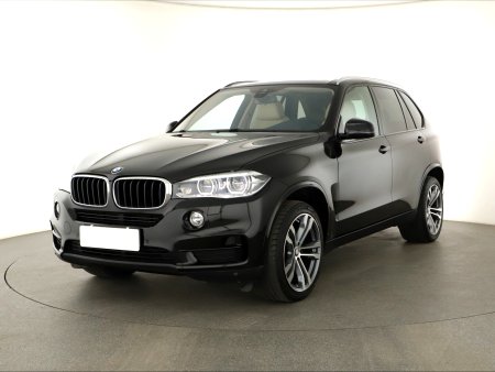 BMW X5, 2016 - pohled č. 3