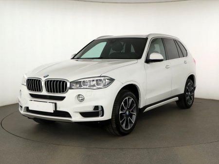 BMW X5, 2017 - pohled č. 3