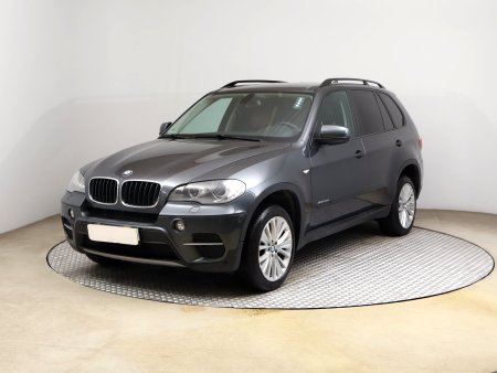 BMW X5, 2012 - pohled č. 3
