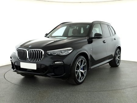 BMW X5, 2019 - pohled č. 3