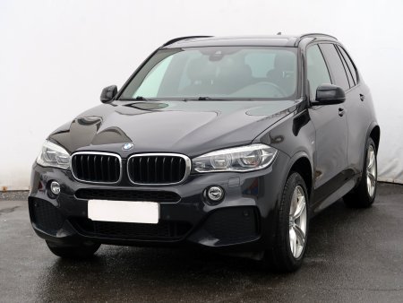 BMW X5, 2016 - pohled č. 3