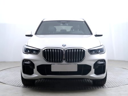 BMW X5, 2021 - pohled č. 2