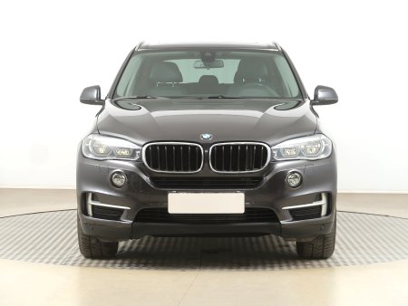 BMW X5, 2016 - pohled č. 2