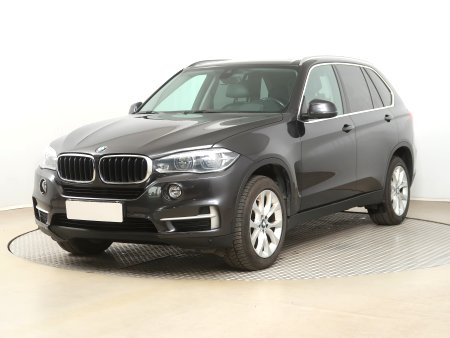 BMW X5, 2016 - pohled č. 3