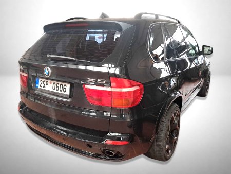 BMW X5, 2009 - pohled č. 2