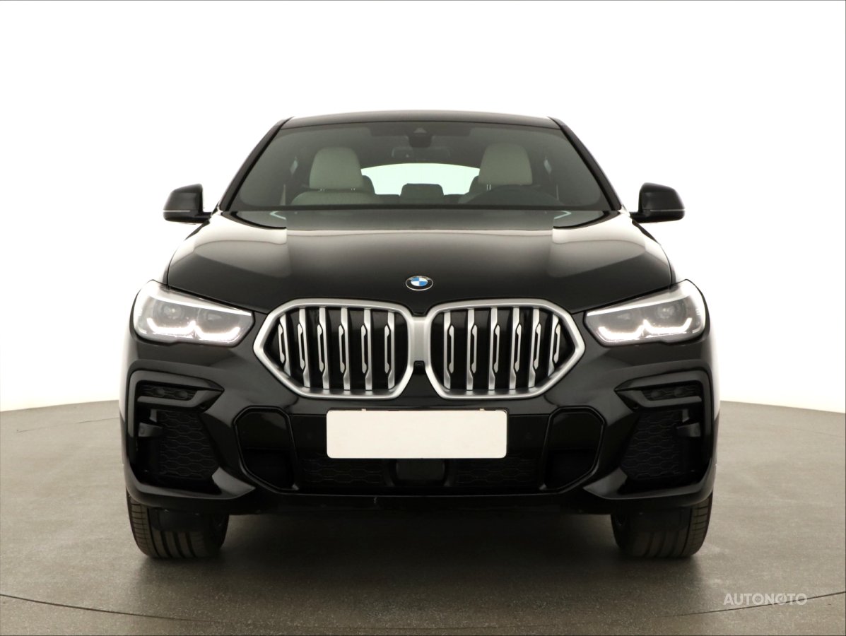 BMW X6, 2023 - pohled č. 2