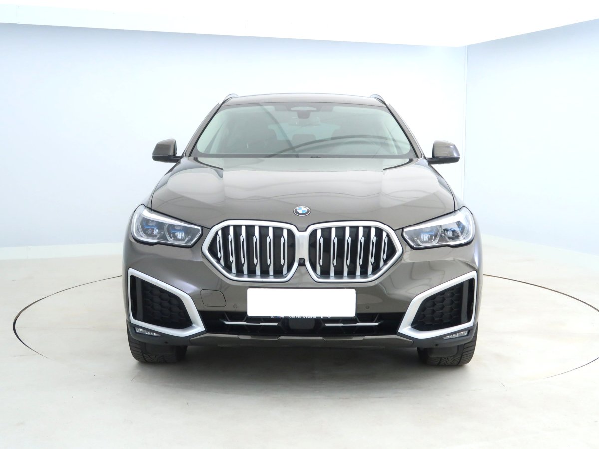 BMW X6, 2021 - pohled č. 2